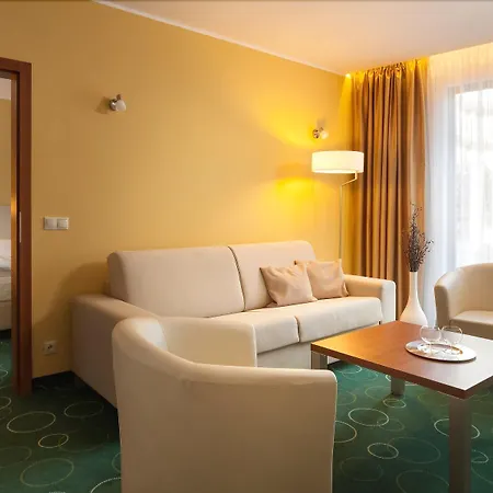 فندق Wellness Panorama 4*