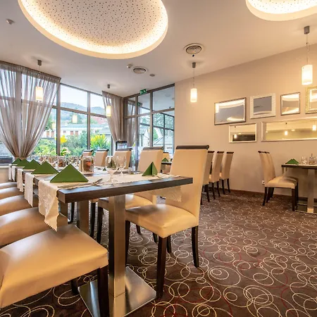 Hotel Wellness Panorama 4*